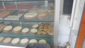 খুলনা মহানগরীর আল মদিনা ষ্টোরে খির্সায় দেওয়া হচ্ছে নকল